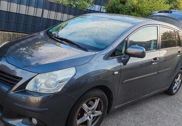 Toyota Verso 207.000 km 6.499 &euro; Herne 44627