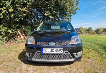Ford Fiesta 145.216 km 1.490 &euro; Castrop Rauxel 44579
